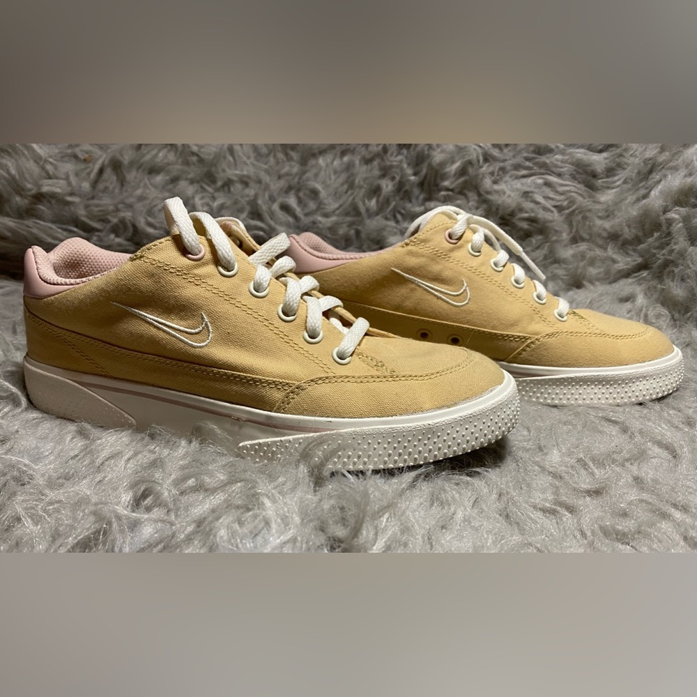 Nike GTS 97 Sesame Kaki and baby pink